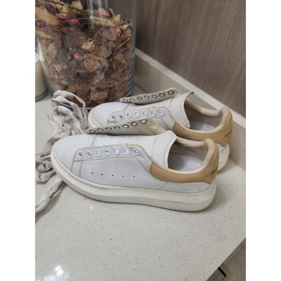 Alexander McQueen Oversized Sneaker Sz 37 EU 7 US Women's - Picture 2 of 12